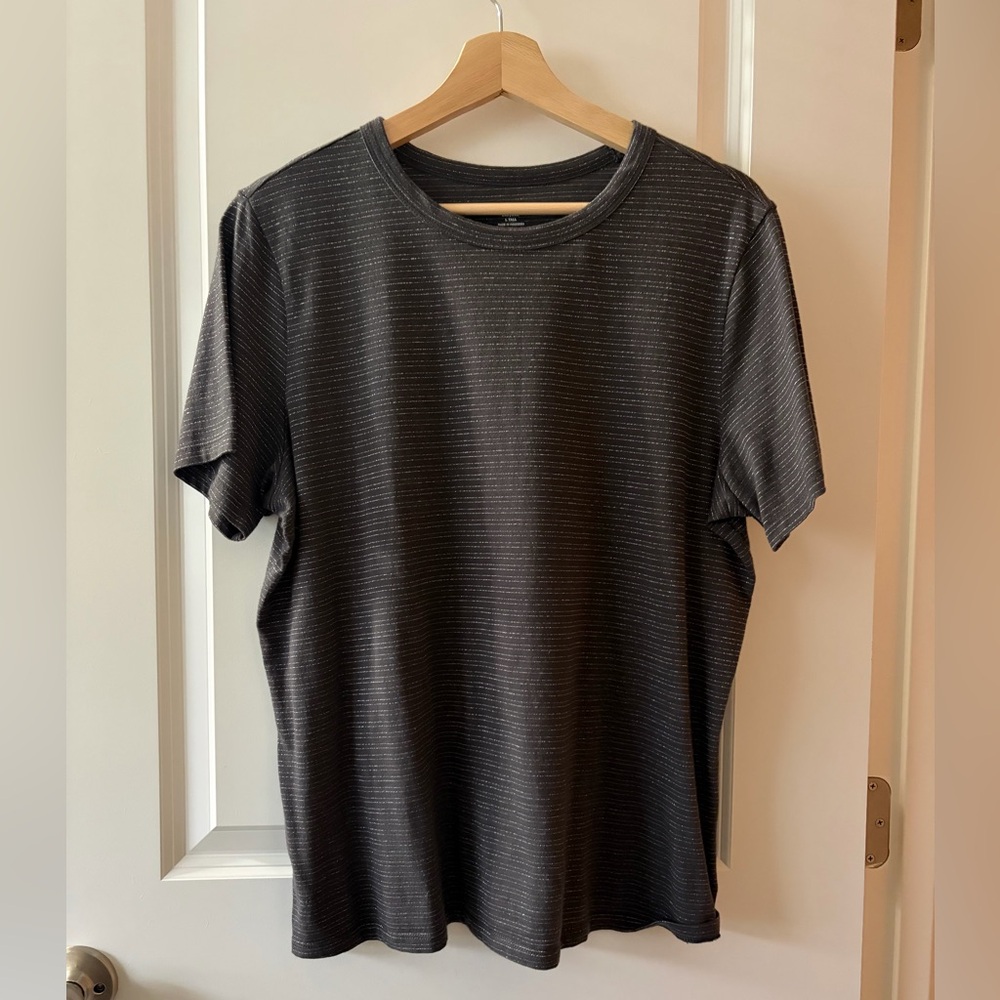 Old Navy Women’s Dark Gray Pinstripe Tee